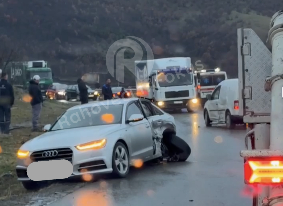 Katër vetura të përfshira në aksidentin e rëndë në Rahovec